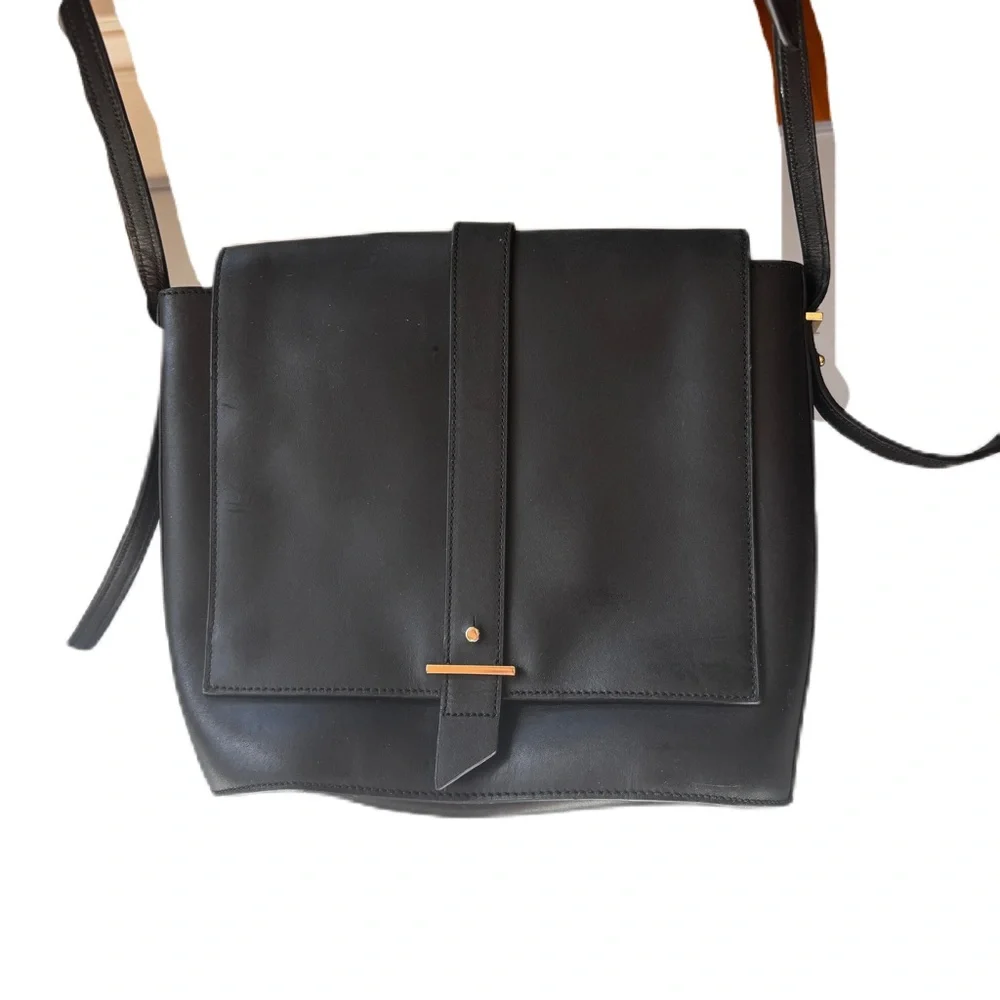 Cole Haan Vestry Saddle Bag in Black‎ Crossbody Leather Purse Gold Hardware